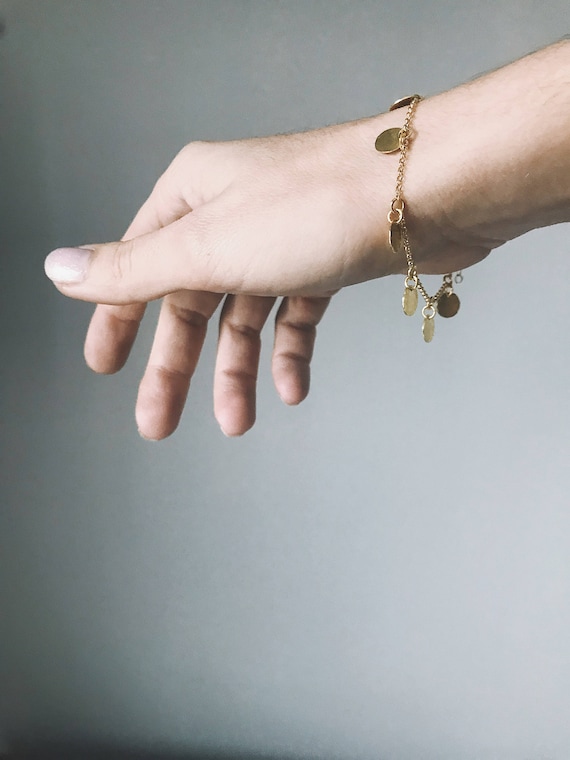 Bracciale alla caviglia in oro 18 carati con catena a graffetta, gioiello impermeabile, cavigliera minimalista con catena, perfetta per l'uso quotidiano, regalo per lei - Italia