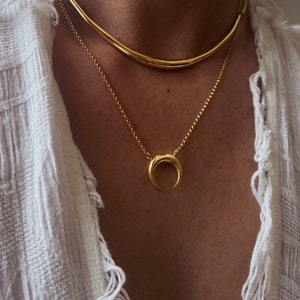 Silver moon necklace,crescent horn pendant,gold filled necklace,Sterling silver 925,Taurus pendant,Crescrent moon necklace