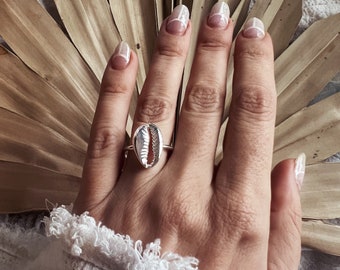 Sterling silver ring,silver shell ring,silver cowrie ring,stacking ring,midi ring,silver cowrie shell ring,puka shell ring,boho ring,