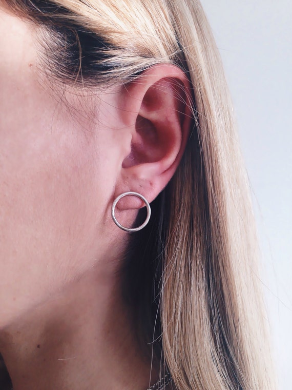 hoop earrings,sterling silver earrings,small hoop earrings,circle earrings,simple earrings,minimalist earrings,geometric earrings