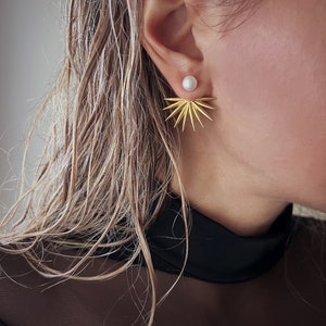 Sun earrings, pearl earrings, silver pearl earrings, the perfect gift for her, silver earrings, silver ear jackets, gold earrings