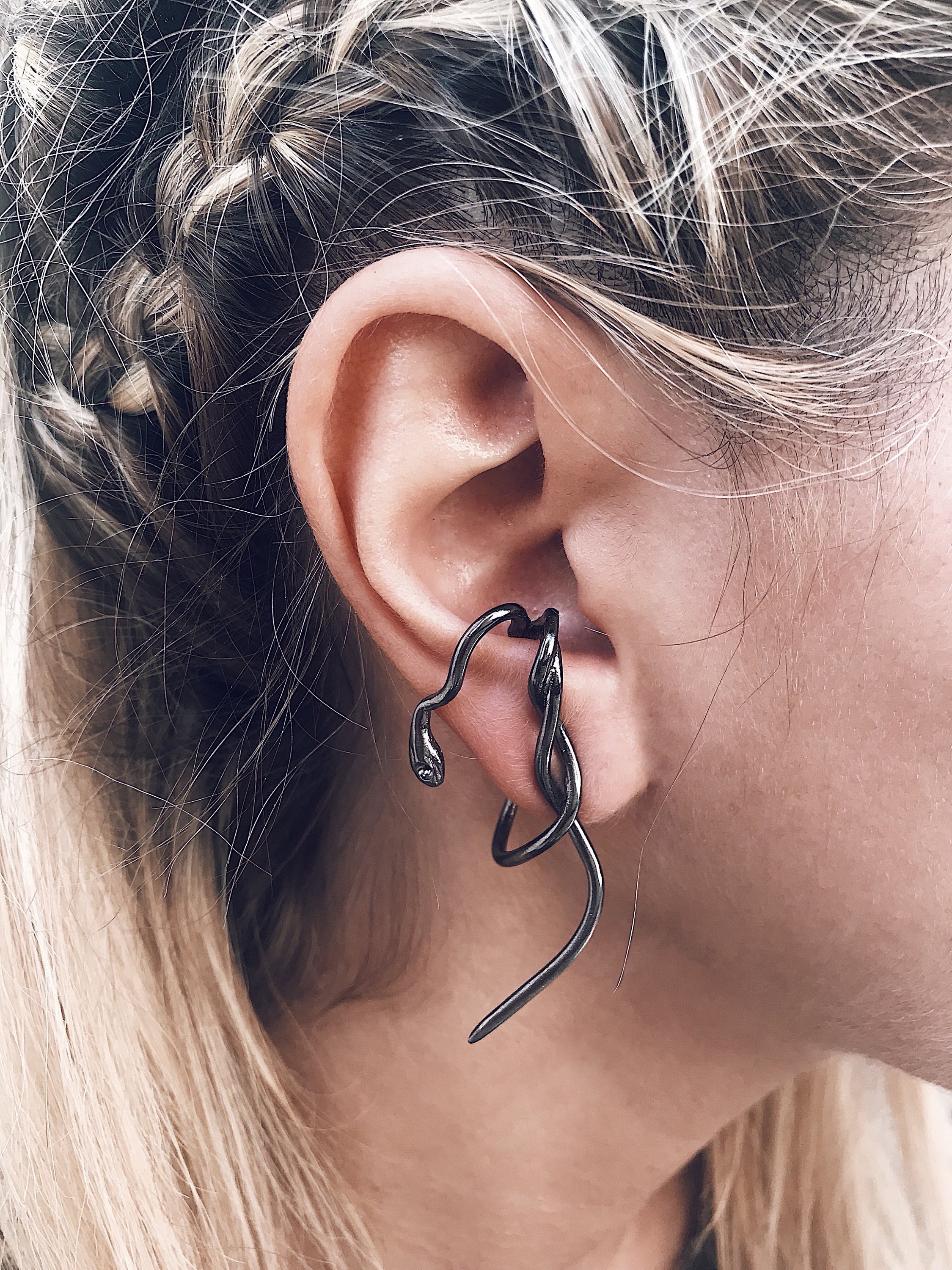 Snake ear cuff,black ear cuff,snake ear piece,black snake earrings