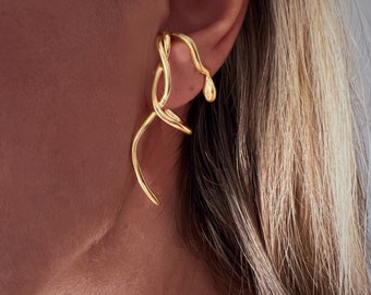 Snake ear cuff,gold ear cuff,snake ear piece,gold snake earrings,serpent earing,single earring,goldear jacket,snake suspender earring,medusa