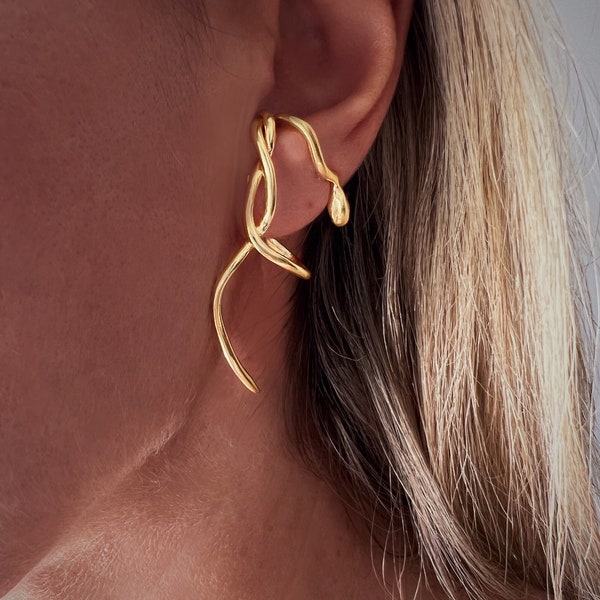Snake ear cuff,gold ear cuff,snake ear piece,gold snake earrings,serpent earing,single earring,goldear jacket,snake suspender earring,medusa