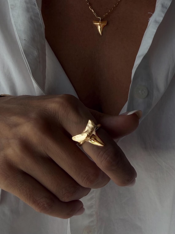 Shark tooth statement ring gold vermeil 18k on sterling silver 925