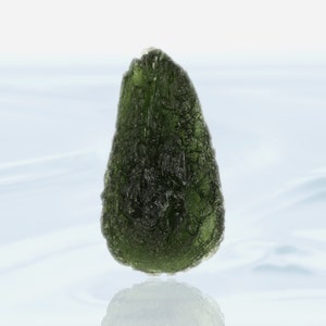 Aerodynamic Genuine Moldavite Stone 10.7g