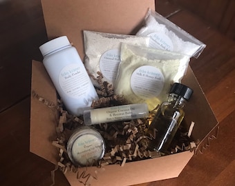 Organic SPA Gift Box / Spa Gift Set / Bath Gift / Bath Set / Mani / Pedi / Bath Soak / Lip Scrub / Lip Balm