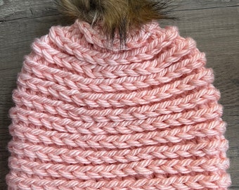 Gehäkelte Wintermütze, gehäkelte Pom Pom Mütze, gehäkelte rosa Mütze, gehäkelte grobstrick Mütze