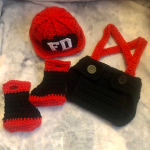 Crochet fireman outfit, crochet firefighter outfit, crochet photo prop, crochet baby gift, baby firefighter outfit