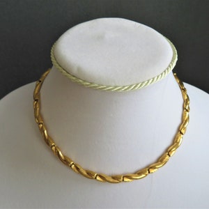 Sculpted Classic Monet Gold Minimalist Chain Necklace Adjustable Closure Monet 16 inches Vintage 1970s