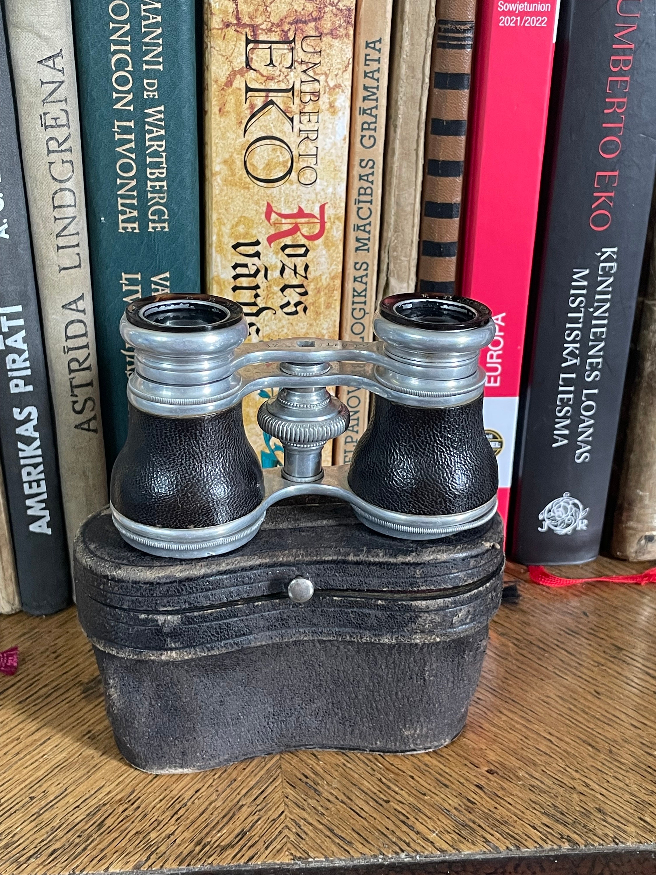 E.B. Meyrowitz New York retro theater binoculars.