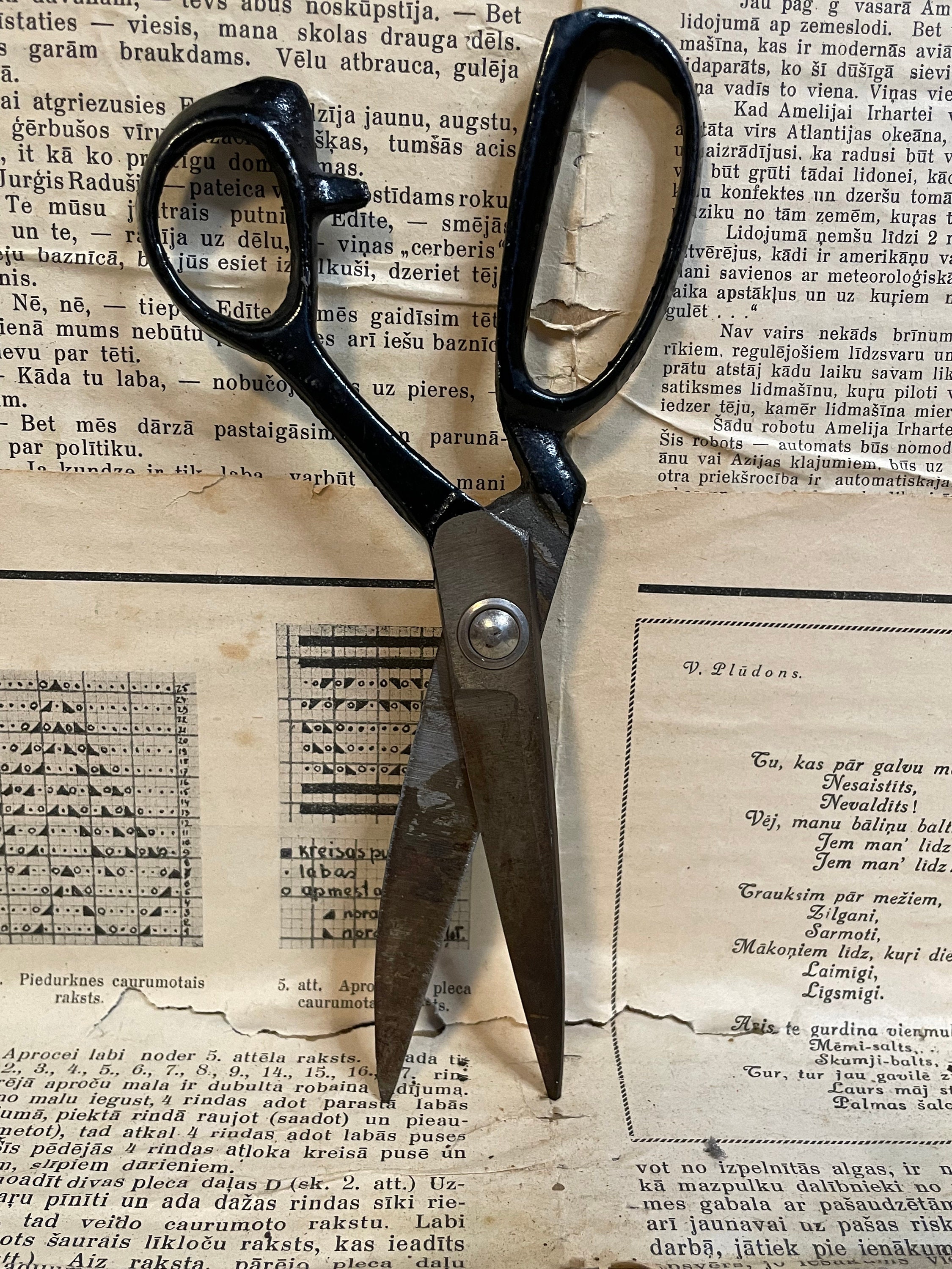 Vintage tailor's scissors.