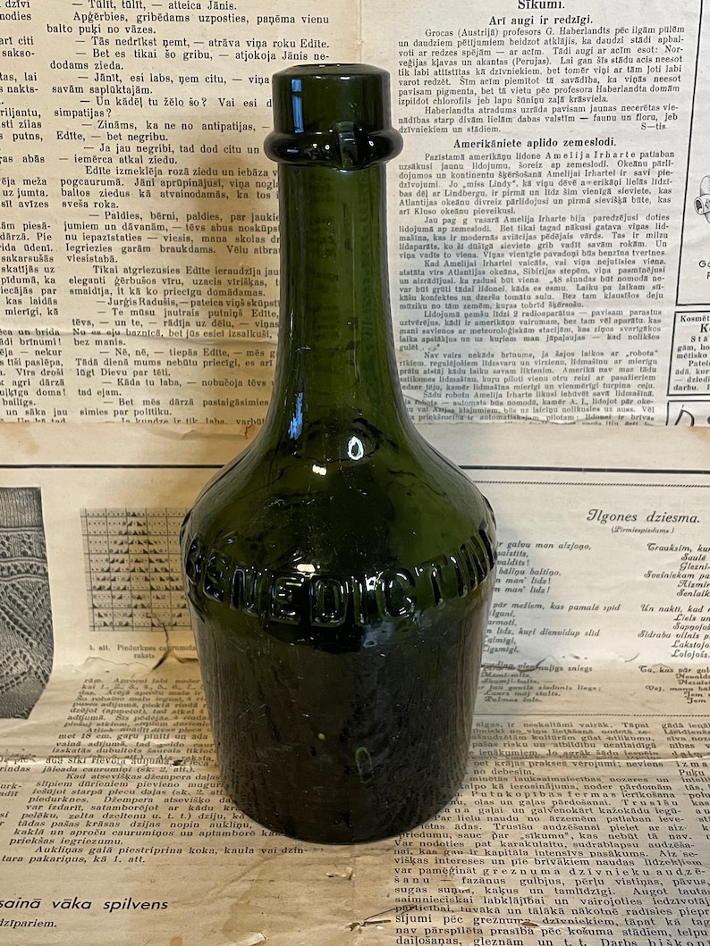 WW1 Benedictine liqueur bottle. image 1