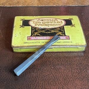 Vintage plastic cigarette holder.
