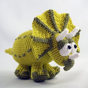 Amigurumi Pattern Trevor the Triceratops English Version image 1