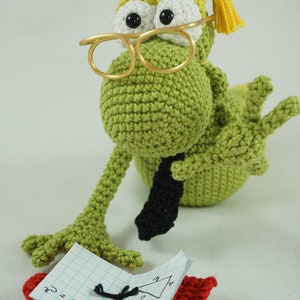 Amigurumi Pattern Hemingway the Bookworm image 5