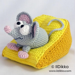 Amigurumi Animal Crochet Pattern – MANFRED the Mouse with Giant Cheese by IlDikko – English Version PDF