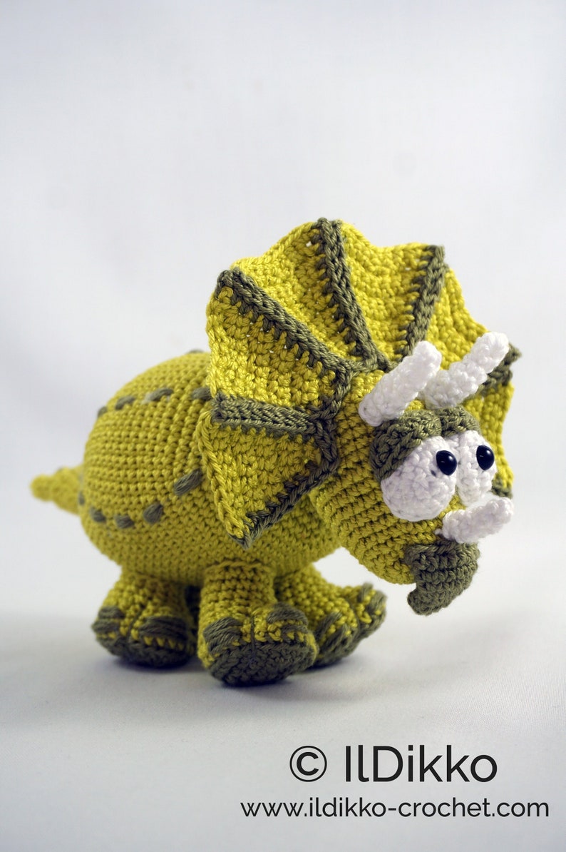 Amigurumi Pattern Trevor the Triceratops English Version 画像 1