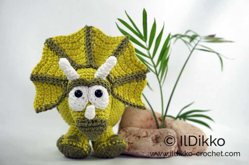 Amigurumi Pattern Trevor the Triceratops English Version image 7