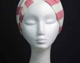 Bandeau en turban en peluche rayé de rose et d’ivoire