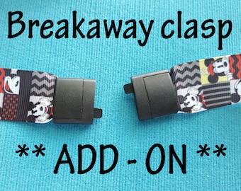 Breakaway buckles for online lanyards