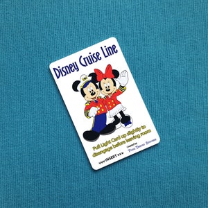 Disney Cruise Line Light Card® - Captain Mickey & Sailor Minnie - magische kaartsleutelschakelaar-activator voor Fish Extender FE Gift Pixie Dust DCL