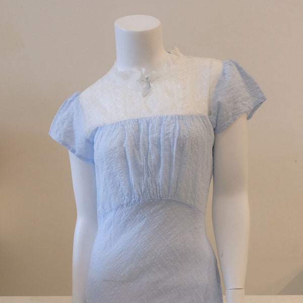 1940's Vintage Light Blue Seersucker Cotton With Eyelit Lace Detailed Neckline Night Dress SIze 2 now Bias Cut Rucher Bodice Cap Sleeve