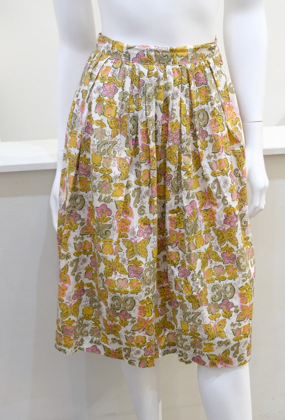 1950's Vintage Novelty Print Blouse & Full Skirt … - image 3