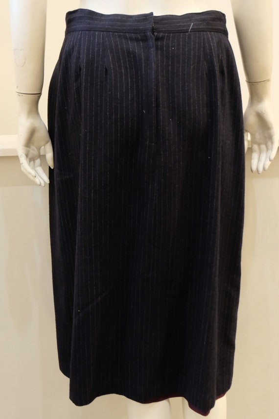 1980's Vintage WOMENS' Navy Pinstripe Wool Suit S… - image 10
