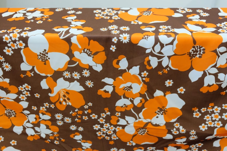1970/'s Vintage Huge Bold Big Flower Power Double Knit Polyester Printed Fabric 2 yards 15 by 60 wide Super 70/'s Hot Pants Top material