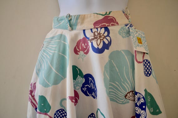 1950's Vintage White Cotton Novelty Print Circle … - image 4