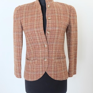 1980&#39;s Vintage WOMENS Warm browns cream Plaid Wool Tweed Suit Jacket/ Sport Coat with Buttons very fitted xs Regatta Sport size 6
