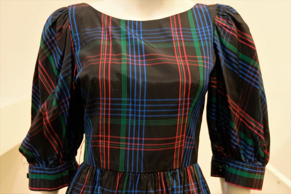 1980's Vintage Plaid Taffeta Party Dress Lanz Ori… - image 10