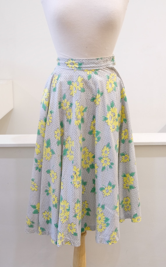 1940's Vintage Yellow Floral Cotton Circle Skirt-… - image 1