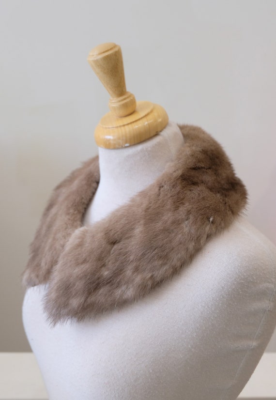 1950's Vintage Pale Gray Brown Mink Thin Round Po… - image 4