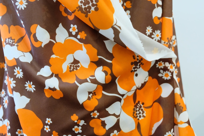 1970/'s Vintage Huge Bold Big Flower Power Double Knit Polyester Printed Fabric 2 yards 15 by 60 wide Super 70/'s Hot Pants Top material