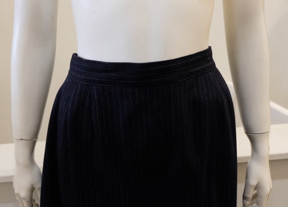 1980's Vintage WOMENS' Navy Pinstripe Wool Suit S… - image 9