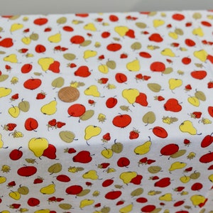 1950&#39;s Vintage Novelty Print Fruit Theme Cotton Fabric 2 yards 30&quot; wide by 36&quot; wide Pears, Apples, Strawberries Light weight Kitchen fabric