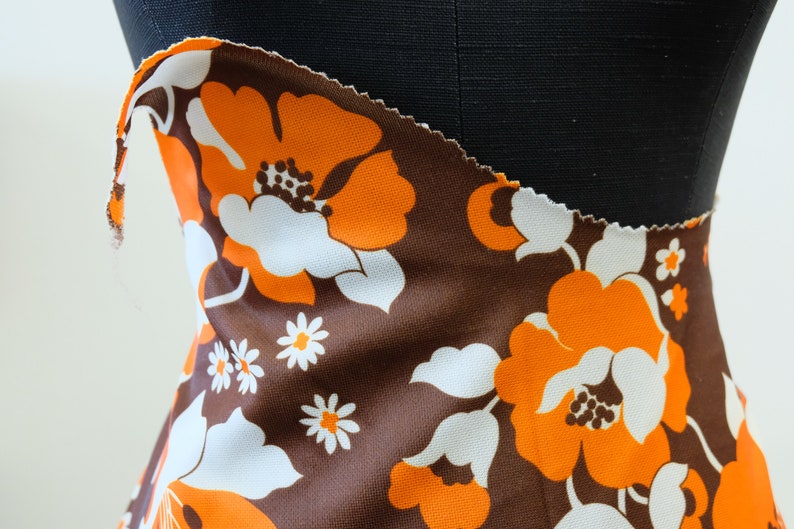 1970/'s Vintage Huge Bold Big Flower Power Double Knit Polyester Printed Fabric 2 yards 15 by 60 wide Super 70/'s Hot Pants Top material