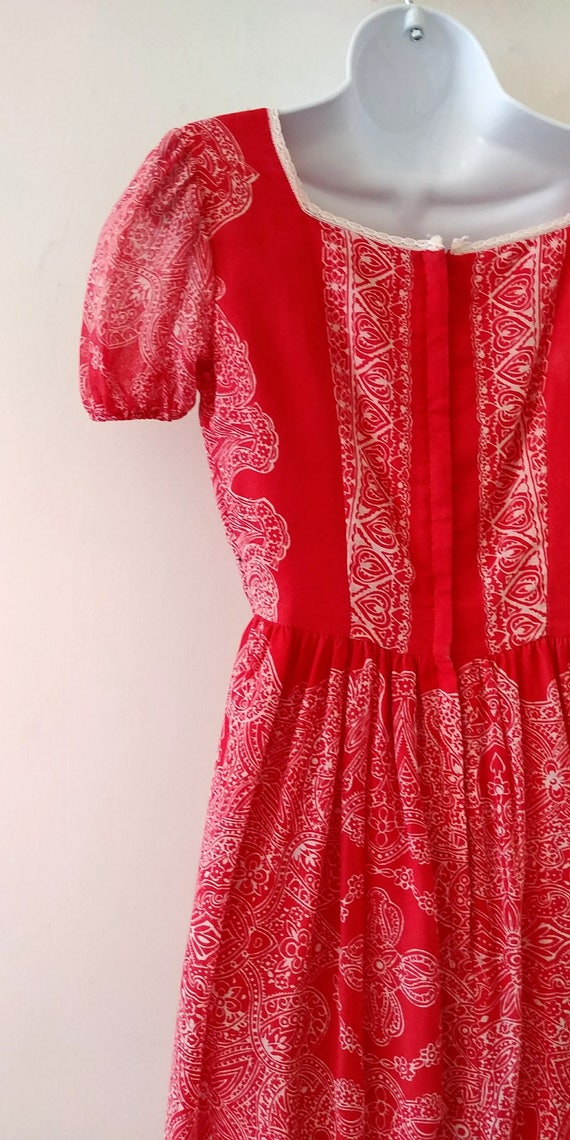 1970's Vintage Red White Light Cotton Empire Wais… - image 4