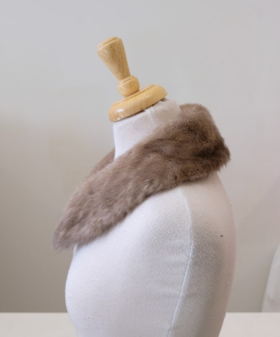 1950's Vintage Pale Gray Brown Mink Thin Round Po… - image 6