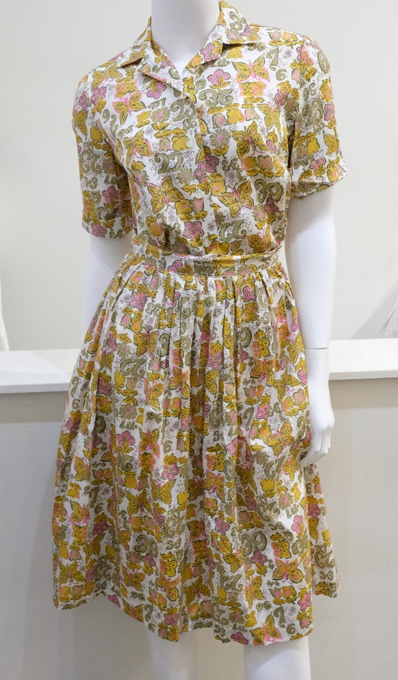 1950's Vintage Novelty Print Blouse & Full Skirt … - image 1