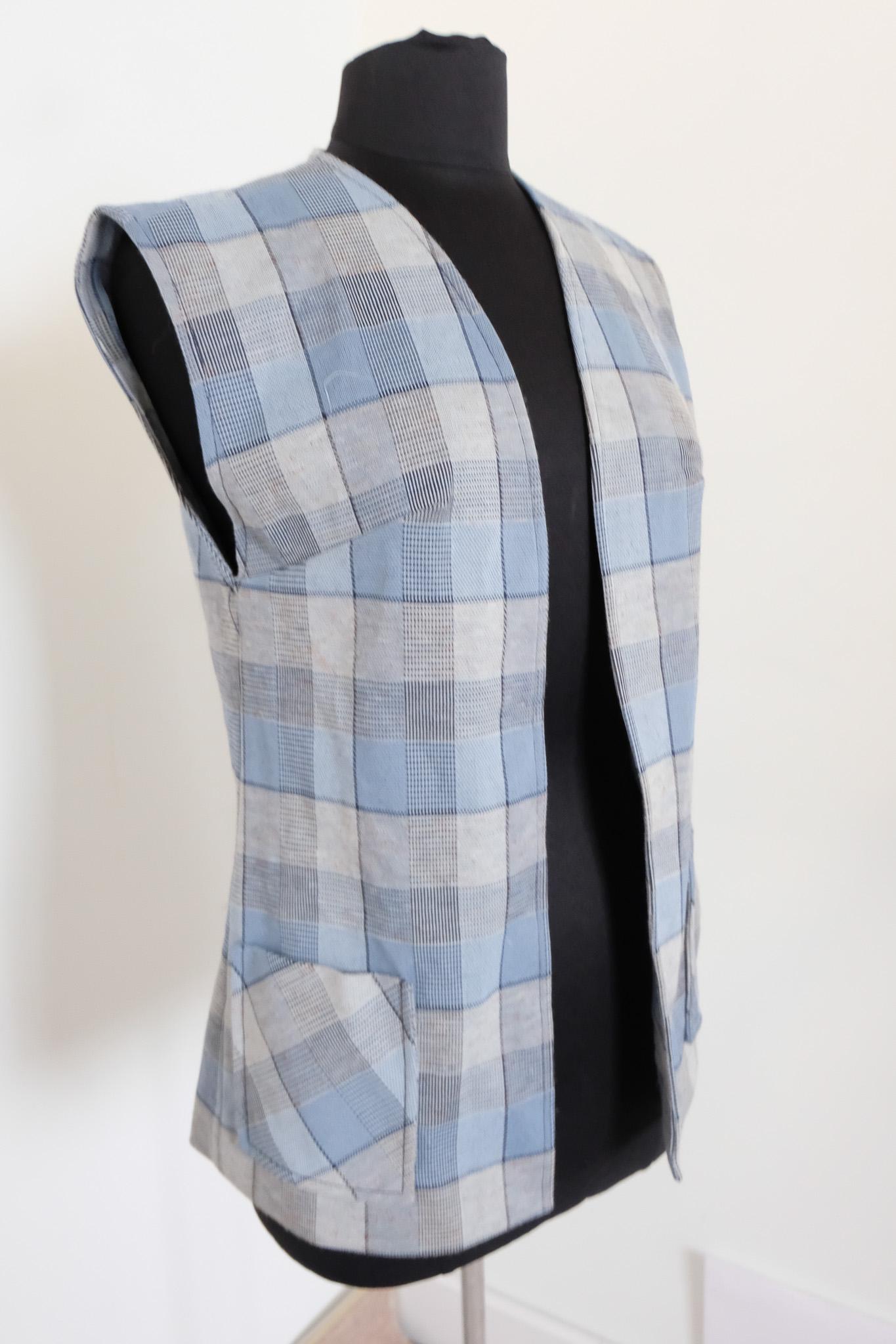 1970's Vintage Free Floating Plaid Wool Knit Blue Gray Navy Wool Knit ...