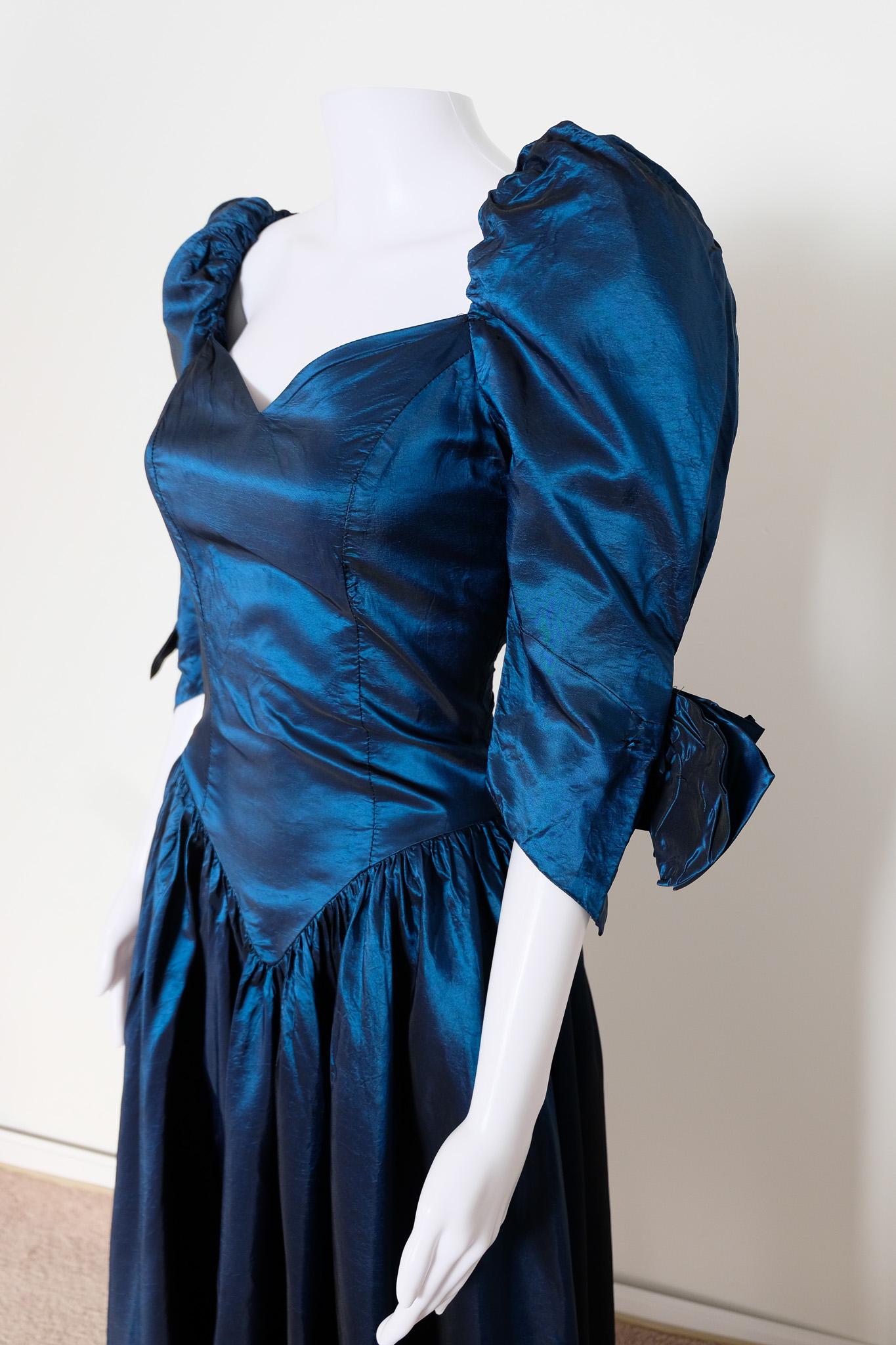 sachin and babi light blue dress 80s Fashion 1980 Prom Dresses 1980's Vintage Black Blue Taffeta Prom Dress  Puff Elbow Length Sleeves With Bows Full Fit And Flare Skirt Semi Deep Back  Sweetheart Neckline