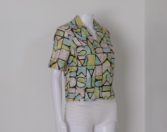 1960's Vintage Pullover Novelty Print Collared Cotton with Short Cuffed Sleeve Blouse Size 2 Modern
