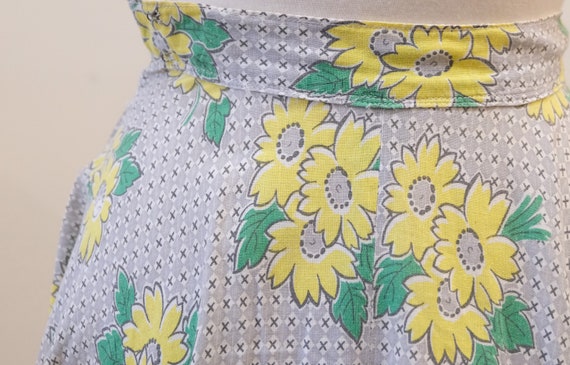 1940's Vintage Yellow Floral Cotton Circle Skirt-… - image 5