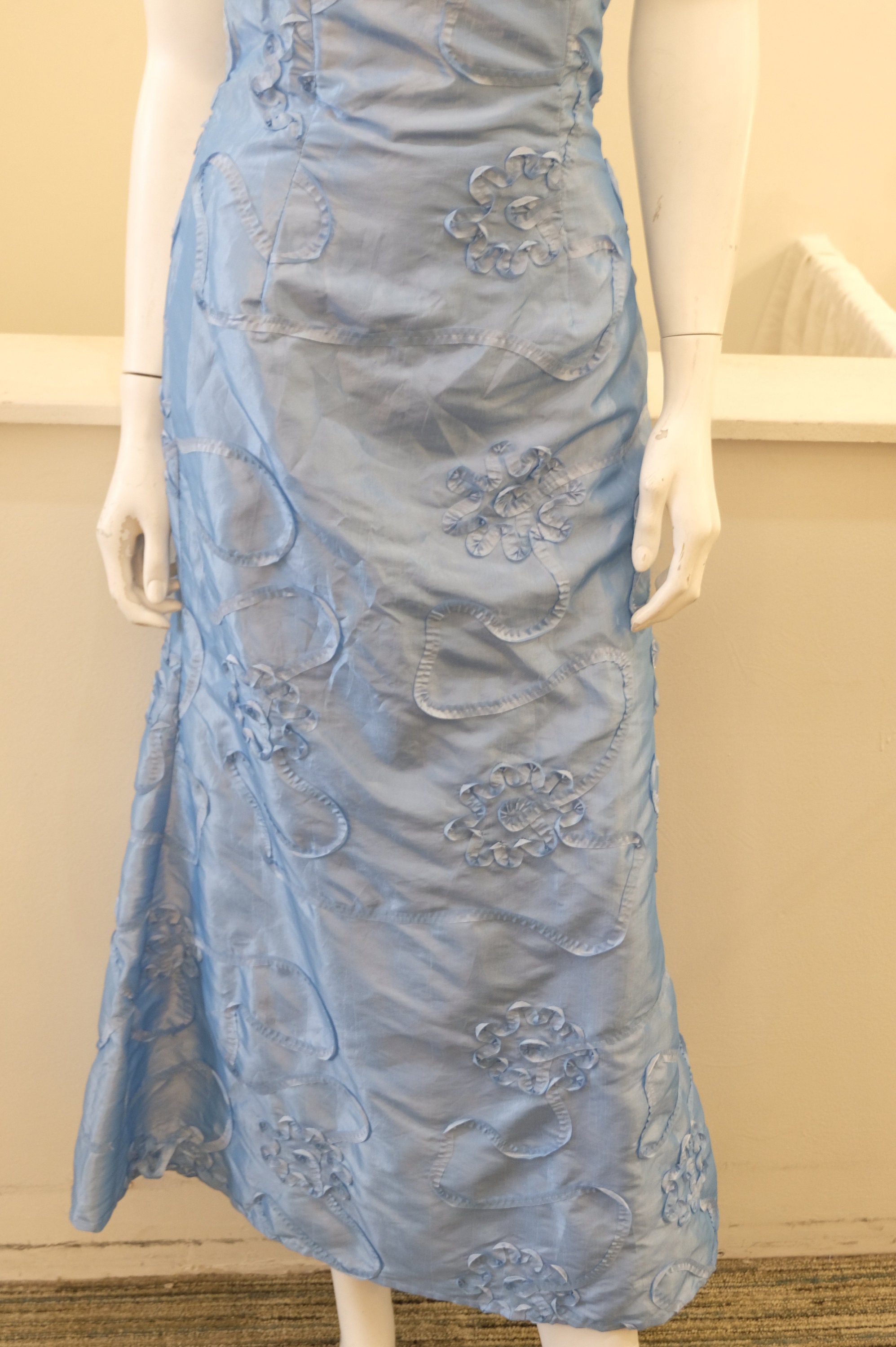 2000's Vintage Jessica McClintock Strapless Sky Blue Dress Iridescent Taffeta Ribbon Trim Floral Design Floor Length size XS Soutache detail 2000's Vintage Jessica McClintock Strapless Sky Blue Dress Iridescent Taffeta Ribbon Trim Floral Design Floor Length size XS Soutache detail