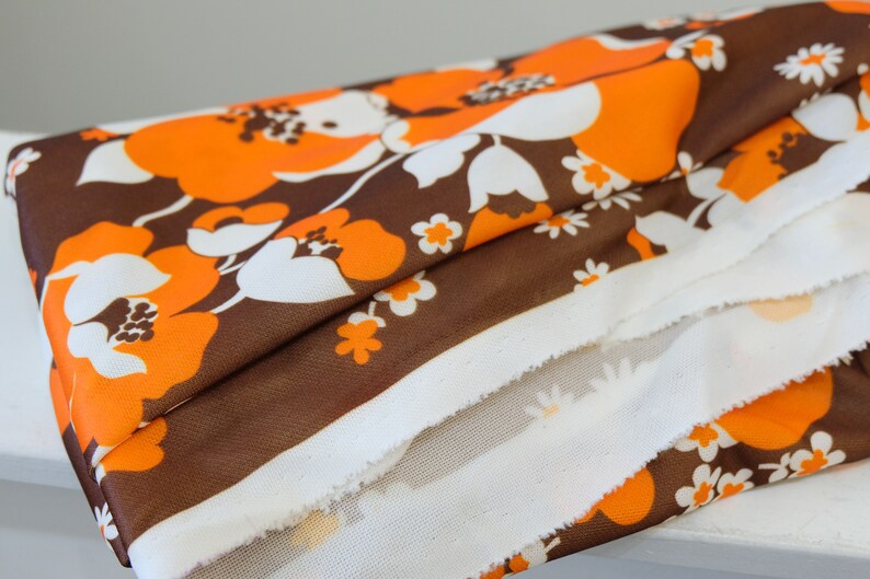 1970/'s Vintage Huge Bold Big Flower Power Double Knit Polyester Printed Fabric 2 yards 15 by 60 wide Super 70/'s Hot Pants Top material