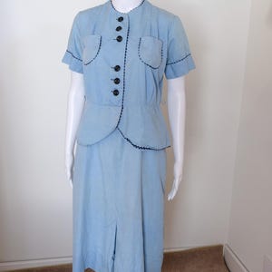 1930&#39;s Vintage Light Blue Cotton Dress w/ Ric Rack Trim Detail On Hip Peplum Side Closure of Snaps Blue Buttons very Dust Bowl size 8 -10