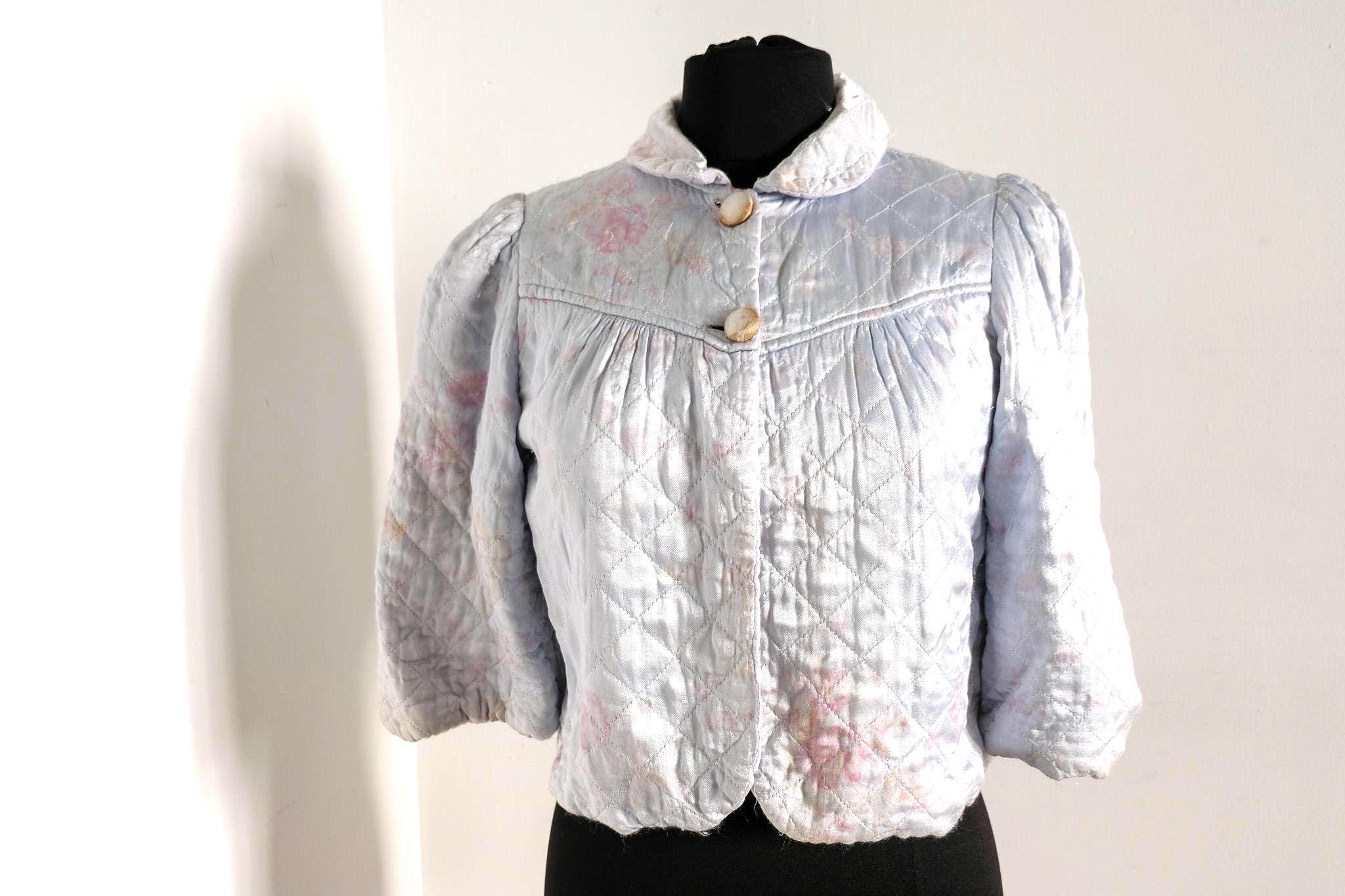 1950's Vintage Pale Light Blue Floral Print Quilted Bed Jacket